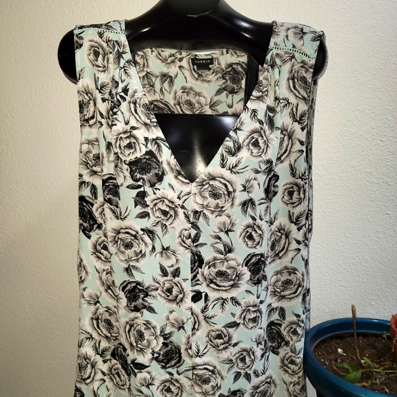 torrid Tops - Torrid dressy tank top